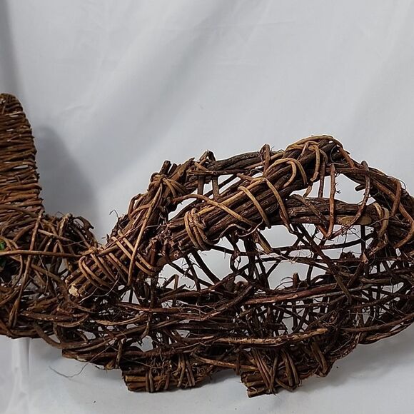 Vintage Intertwined Twig Bunny Basket - Picture 7 of 7